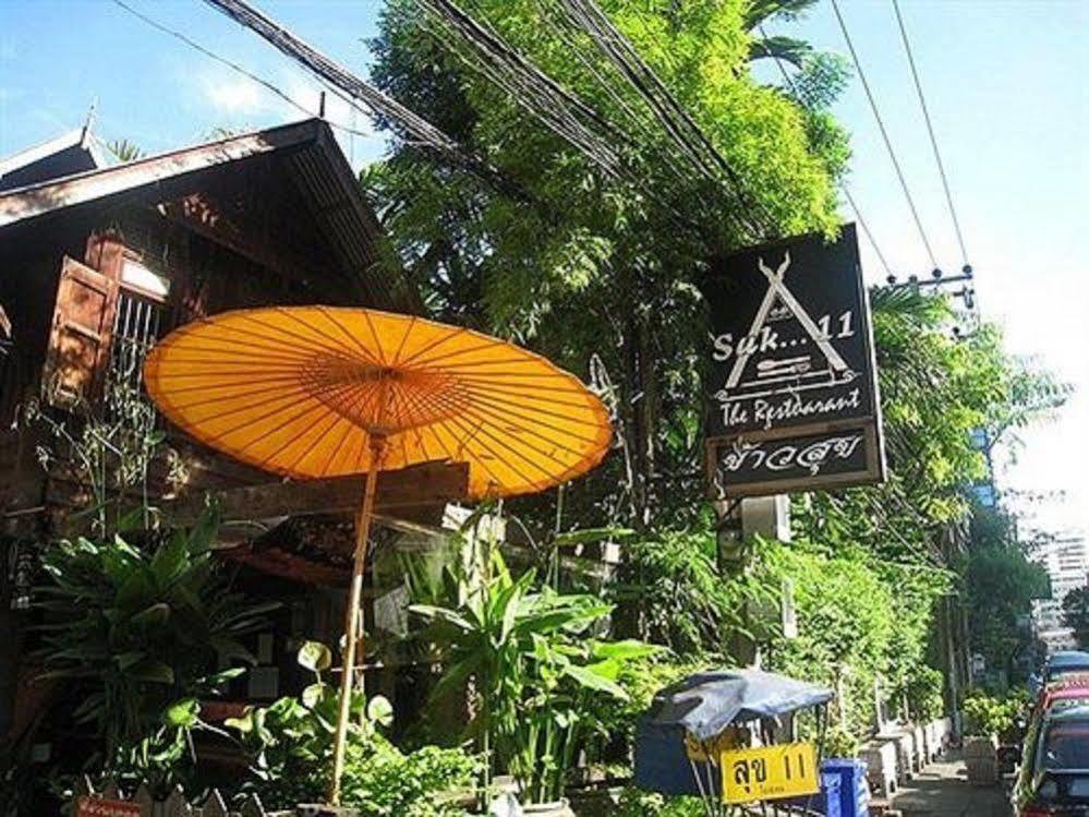 Suk11 Hostel Bangkok Exterior foto